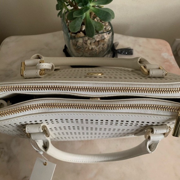 NWt tory burch perforated double zip tote - Picture 4 of 5